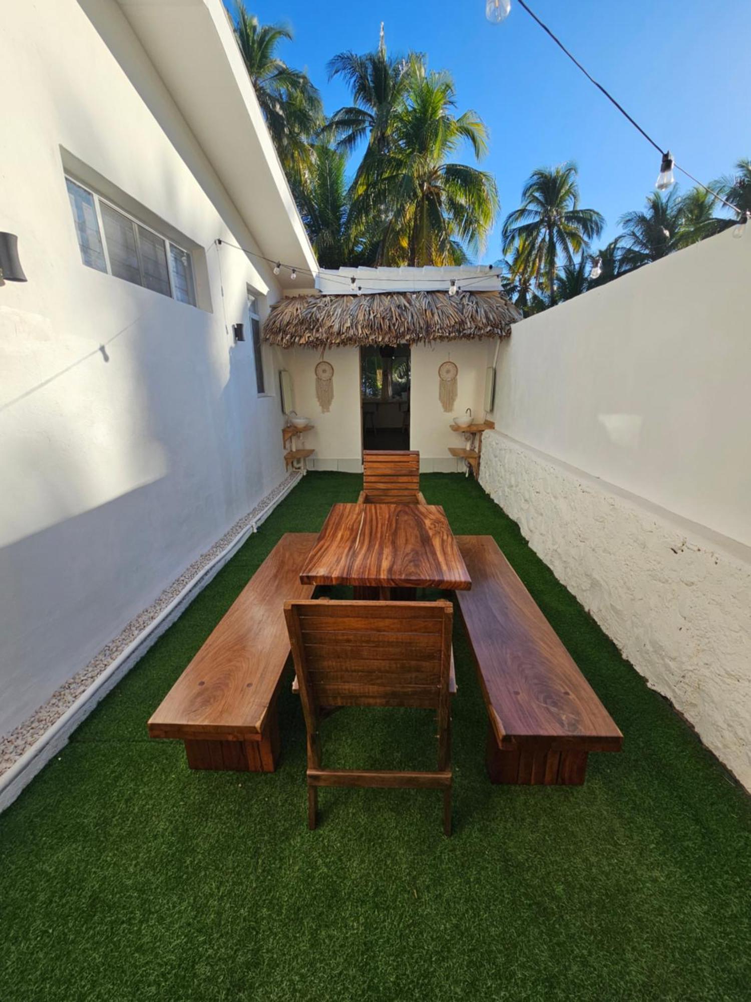 Sunset Surf Villa ลาลิแบร์ตัด ภายนอก รูปภาพ